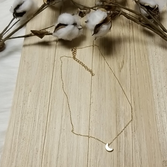 🌙🌙Super Cute GOLD plated Moon Necklace🌙🌙 - Picture 5 of 5